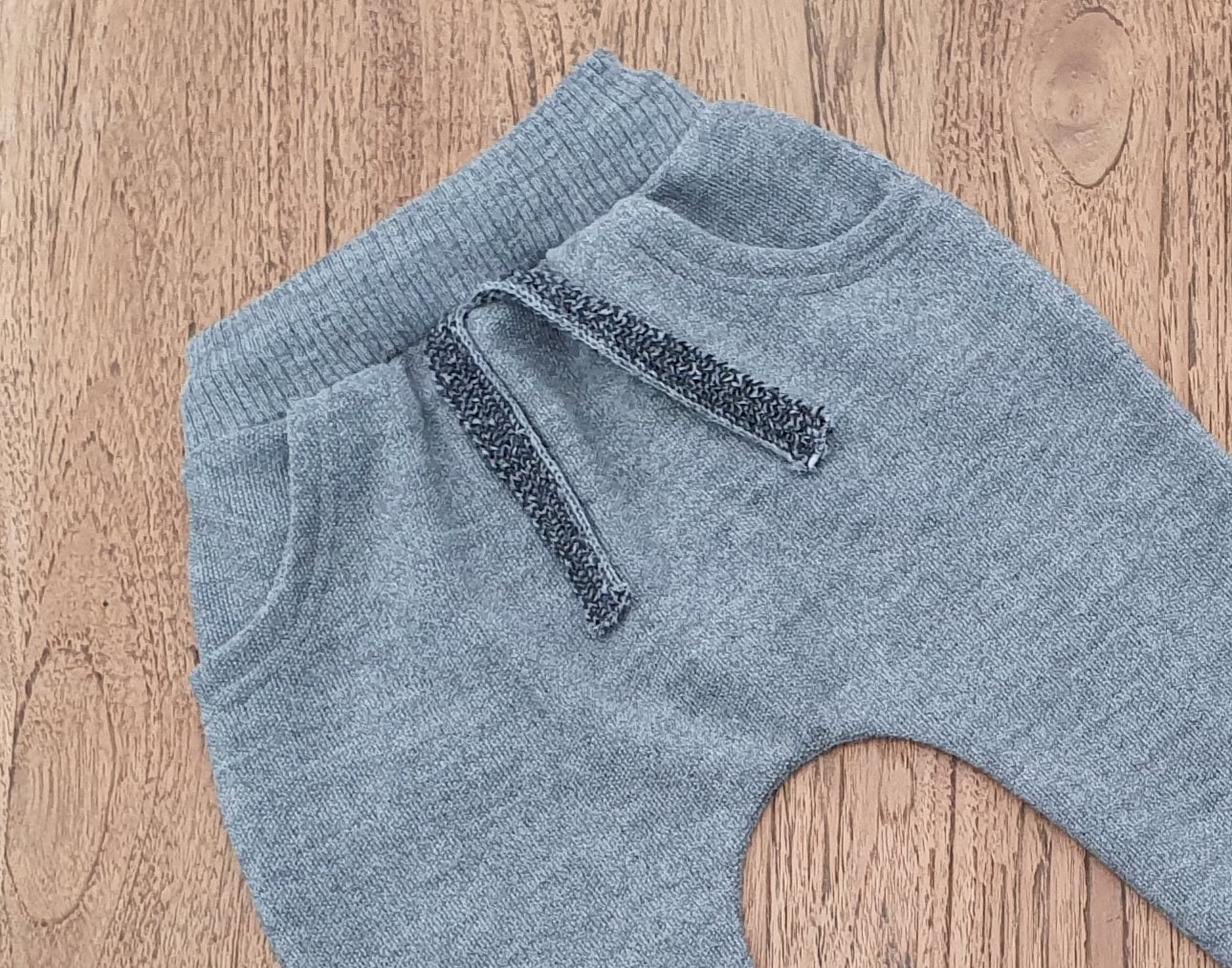 Jogginghose mit gemusterer Tasche